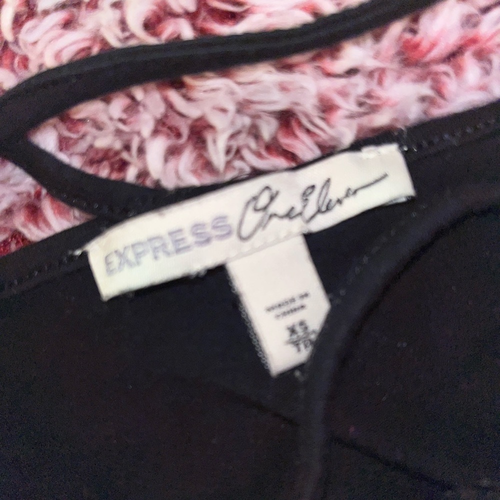 Express crop top - Picture 2 of 2